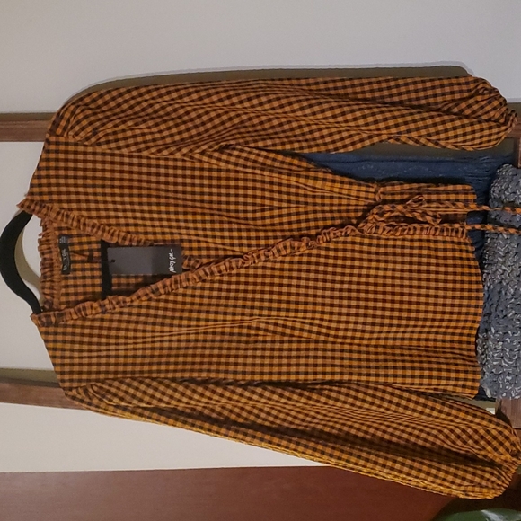 Nasty Gal Tops - Nasty Gal Checkard Puff Sleeve Wrap Top, Size 10, NWTs